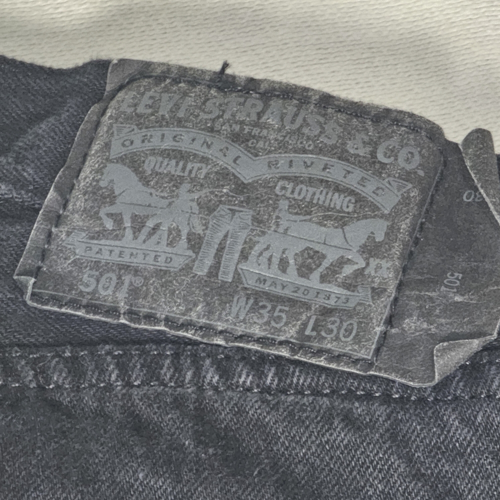 Levi's Men's 35x30. Charcoal Denim Jeans. - Picture 3 of 6